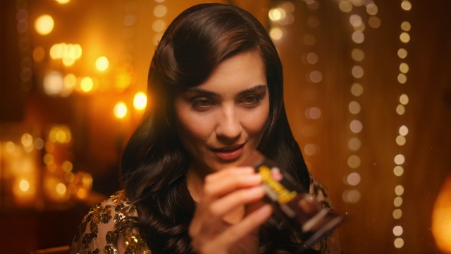 Video Reference: Lip, Eyebrow, Mouth, Amber, Eyelash, Flash photography, Orange, Happy, Smile, Black hair