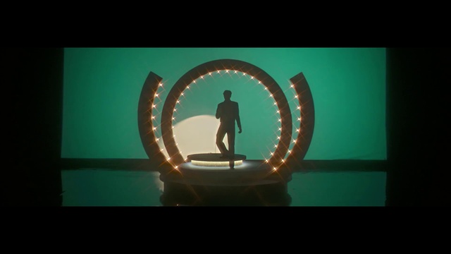 Video Reference: Gesture, Font, Circle, Technology, Display device, Symmetry, Darkness, Electric blue, Multimedia, Led-backlit lcd display