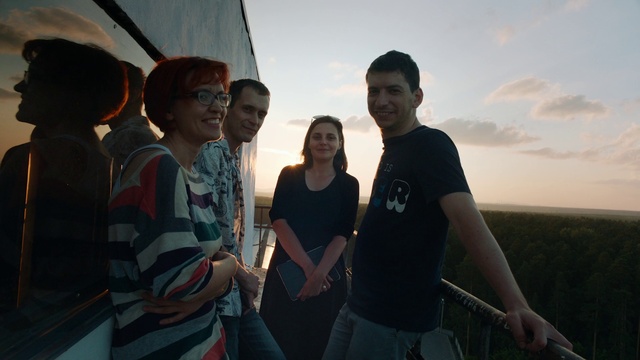 Video Reference: Sky, Cloud, Smile, Flash photography, Shorts, Standing, Travel, Fun, T-shirt, Summer