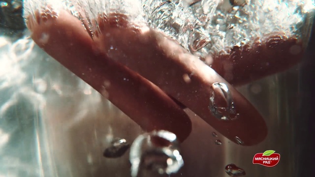 Video Reference: Water, Liquid, Human body, Fluid, Organism, Gesture, Nail, Human leg, Metal, Fashion accessory