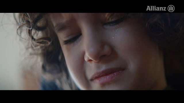 Video Reference: Forehead, Nose, Hair, Cheek, Skin, Lip, Chin, Smile, Hairstyle, Eyebrow