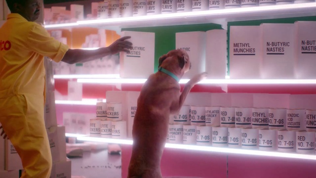 Video Reference: Joint, Gesture, Finger, Magenta, Service, Room, Job, Font, Machine, Chest