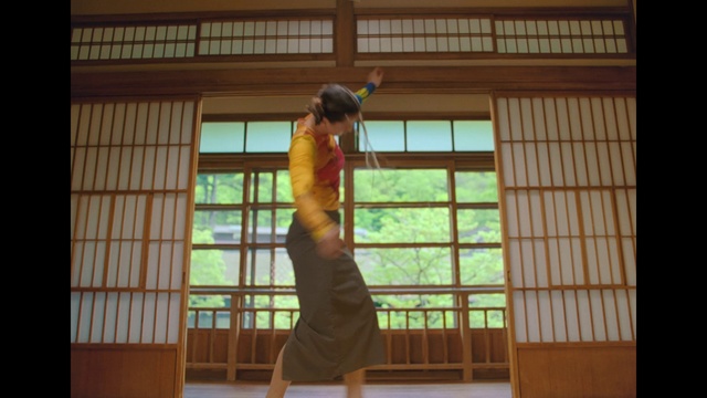 Video Reference: Window, Wood, Tints and shades, Hardwood, Thigh, Human leg, Balance, Shade, Flooring, Barefoot