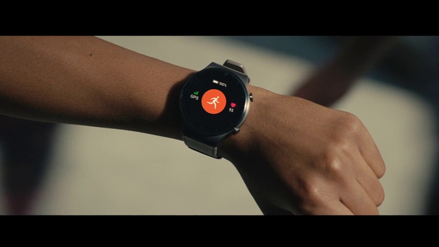 Video Reference: Watch, Hand, Arm, Human body, Flash photography, Sleeve, Gesture, Clock, Finger, Communication Device
