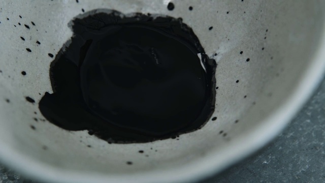 Video Reference: Liquid, Dishware, Fluid, Ingredient, Serveware, Dish, Cuisine, Automotive tire, Circle, Soil