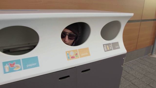 Video Reference: Goggles, Vision care, Sunglasses, Eyewear, Audio equipment, Material property, Gas, Plastic, Personal protective equipment, Circle