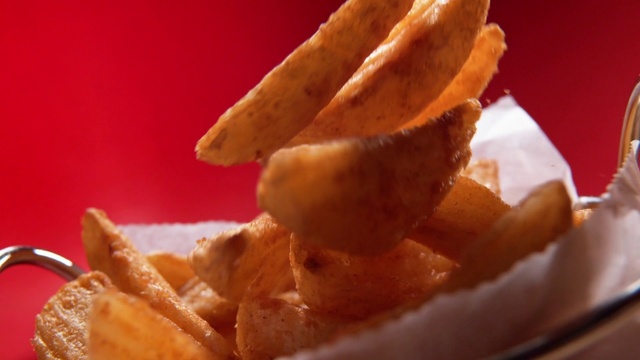 Video Reference: Food, Tableware, French fries, Ingredient, Deep frying, Fast food, Recipe, Staple food, Cuisine, Frying