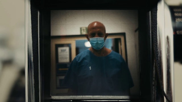 Video Reference: Vision care, Flash photography, Eyewear, Audio equipment, Technology, Personal protective equipment, Electric blue, Darkness, Fun, Glass