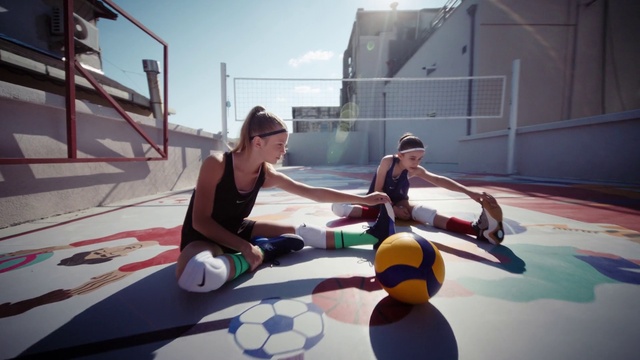 Video Reference: Sky, Light, Leg, Shorts, Building, Leisure, Recreation, Fun, Sneakers, Thigh