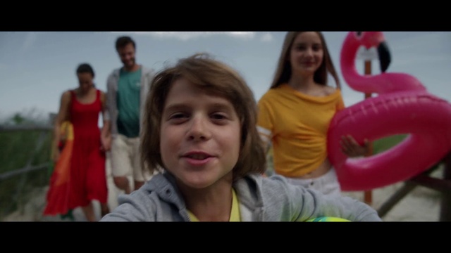 Video Reference: Head, Smile, Happy, Leisure, Flash photography, Travel, Recreation, Fun, Magenta, Event