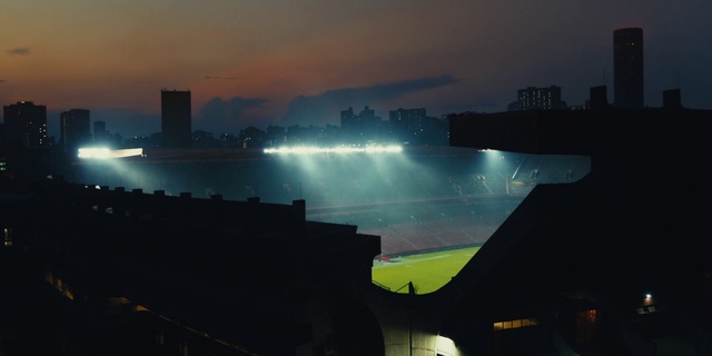 Video Reference: Water, Sky, Building, Atmospheric phenomenon, City, Cityscape, Metropolis, Tower block, Mist, Dusk