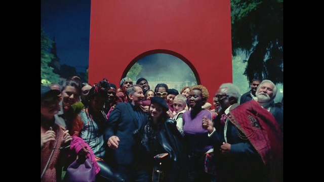 Video Reference: Smile, Hat, Entertainment, Magenta, Event, Music, Crowd, Performing arts, Fun, Performance art