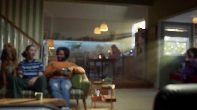 Video Reference: Chair, Leisure, Event, Fun, Sitting, T-shirt, Room, Night, Customer, Conversation