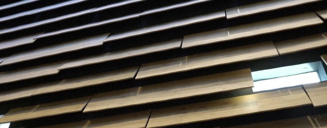 Video Reference: Daytime, Grille, Wood, Architecture, Grey, Automotive exterior, Rectangle, Wall, Automotive design, Material property