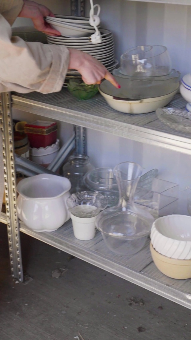 Video Reference: White, Dishware, Drinkware, Tableware, Serveware, Kitchen, Cup, Mixing bowl, Porcelain, Gas