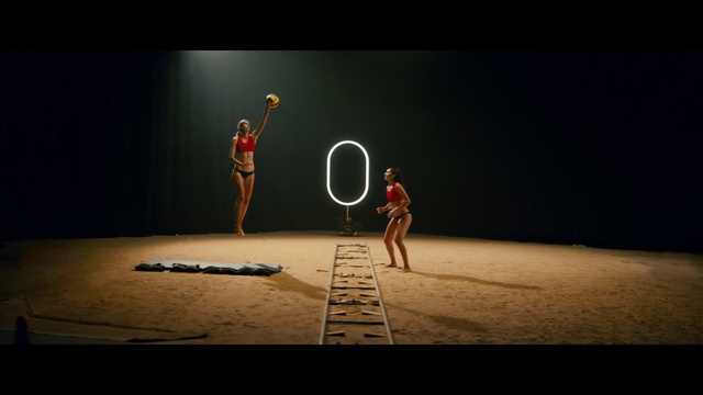 Video Reference: Flash photography, Entertainment, Performing arts, Dance, Performance art, Event, Choreography, Art, Balance, Darkness