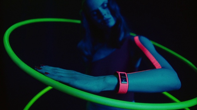 Video Reference: Arm, Muscle, Green, Black, Human body, Entertainment, Performing arts, Elbow, Visual effect lighting, Magenta