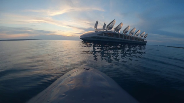 Video Reference: Cloud, Water, Sky, Boat, Watercraft, Naval architecture, Vehicle, Horizon, Lake, Ship