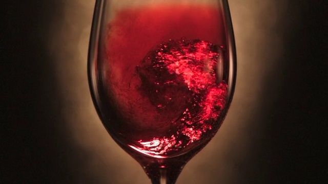Video Reference: Tableware, Liquid, Drinkware, Stemware, Wine glass, Light, Wine, Automotive lighting, Cocktail, Barware