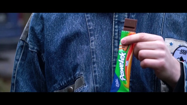 Video Reference: Hand, Textile, Sleeve, Gesture, Street fashion, Collar, Finger, Denim, Waist, Font