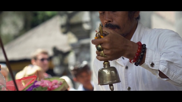 Video Reference: Temple, Gesture, Adaptation, Idiophone, Pray, Happy, Tie, Event, Rite, Ritual