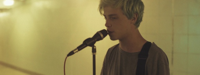Video Reference: Forehead, Hair, Cheek, Microphone, Chin, Public address system, Jaw, Musician, Music, Audio equipment