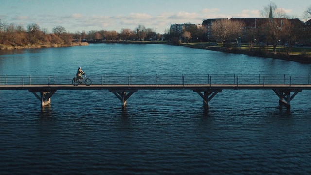 Video Reference: Water, Cloud, Sky, Water resources, Plant, Tree, Lake, Building, Watercourse, Bank