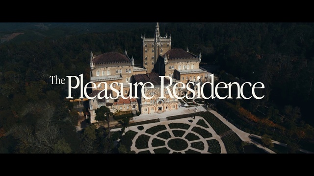 Video Reference: World, Building, Font, Landscape, Facade, Darkness, Midnight, Medieval architecture, City, History