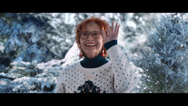 Video Reference: Smile, Glasses, People in nature, Sky, Flash photography, Happy, Plant, Eyewear, Gesture, Fun