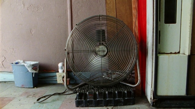 Video Reference: Electric fan, Automotive tire, Home appliance, Ventilation fan, Mechanical fan, Gas, Audio equipment, Wood, Machine, Automotive wheel system