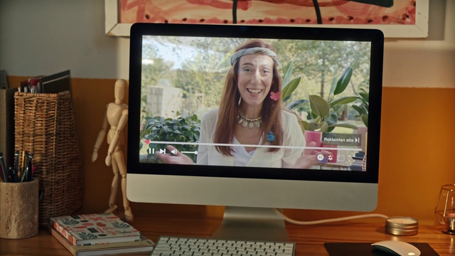 Video Reference: Smile, Computer, Plant, Output device, Personal computer, Computer monitor, Computer keyboard, Peripheral, Gadget, Desk