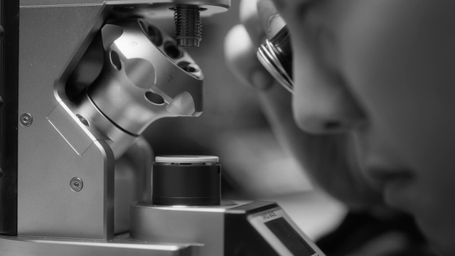 Video Reference: Microscope, Black, Jaw, Ear, Style, Black-and-white, Flash photography, Eyelash, Audio equipment, Monochrome