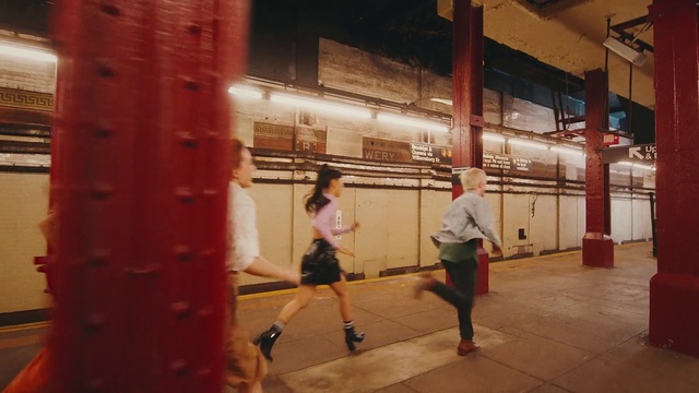 Video Reference: Shorts, Standing, Building, Leisure, Fun, Flooring, Physical fitness, Room, City, Pedestrian