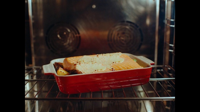 Video Reference: Food, Tableware, Ingredient, Kitchen appliance, Recipe, Cuisine, Bread pan, Wood, Dish, Cooking