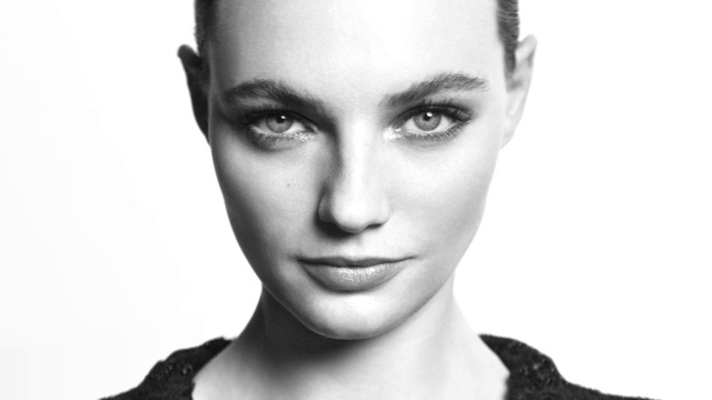 Video Reference: Nose, Cheek, Lip, Shoulder, Eye, Eyelash, Human body, Flash photography, Neck, Jaw