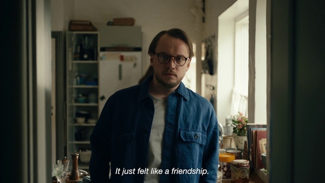 Video Reference: Glasses, Vision care, Sleeve, Eyewear, Dress shirt, Shelf, Houseplant, Cabinetry, Kitchen appliance, Cooking