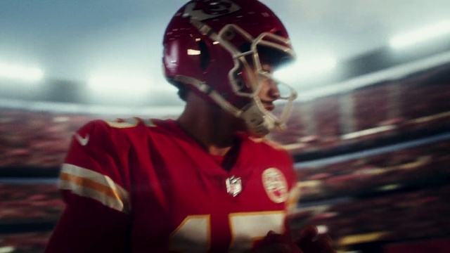 Video Reference: Sports uniform, Helmet, Sports gear, Sports equipment, Football equipment, Sports jersey, Jersey, Human body, Player, Football helmet