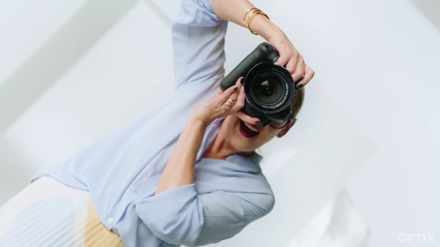 Video Reference: Hand, Arm, Photographer, Reflex camera, Camera lens, Digital camera, Digital SLR, Point-and-shoot camera, Mirrorless interchangeable-lens camera, Camera accessory