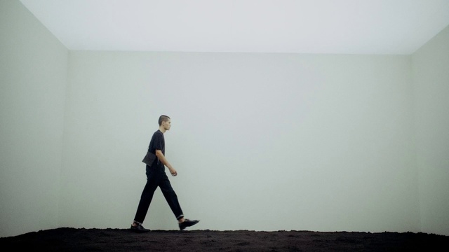 Video Reference: Sky, People in nature, Flash photography, Standing, Cloud, Gesture, Happy, Horizon, Landscape, Tints and shades
