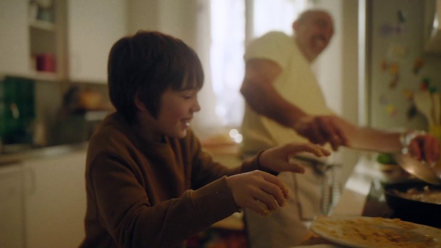 Video Reference: Sharing, Recipe, Cooking, Table, Event, Conversation, Fun, T-shirt, Dish, Plate