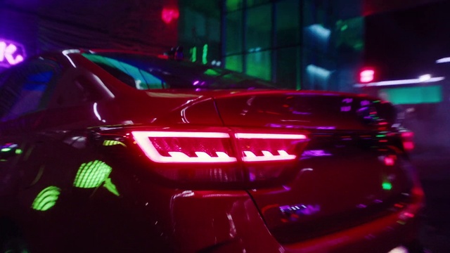 Video Reference: Automotive tail & brake light, Vehicle, Car, Automotive lighting, Hood, Automotive design, Motor vehicle, Grille, Automotive tire, Headlamp