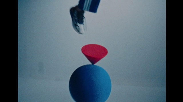 Video Reference: Azure, Balloon, Art, Tints and shades, Rectangle, Electric blue, Magenta, Circle, Pattern, Gesture