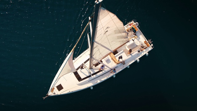 Video Reference: Boat, Watercraft, Water, Naval architecture, Vehicle, Mast, Ship, Sailboat, Sailing, Liquid