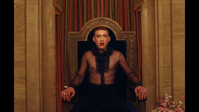 Video Reference: Plant, Temple, Flash photography, Wood, Art, Symmetry, Flowerpot, Formal wear, Flooring, Room