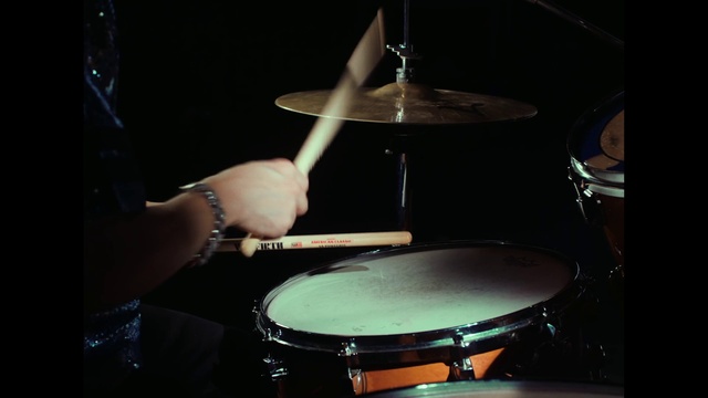Video Reference: Membranophone, Idiophone, Musical instrument, Drum, Cymbal, Drumhead, Musician, Drum stick, Concert, Musical instrument accessory