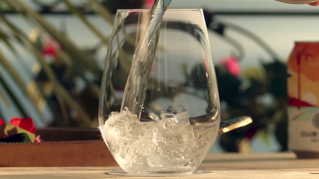 Video Reference: Glasses, Tableware, Drinkware, Stemware, Water, Barware, Fluid, Wine glass, Champagne stemware, Alcoholic beverage