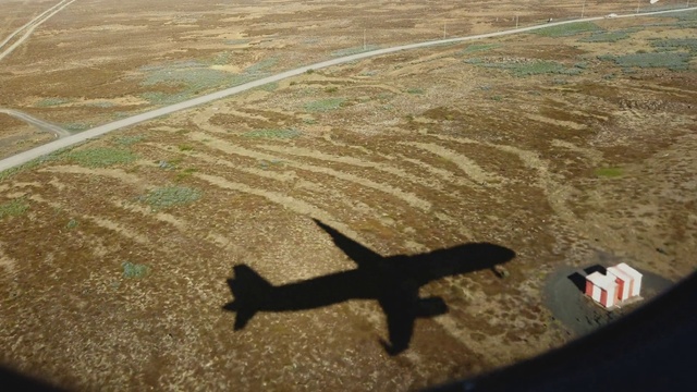 Video Reference: Aircraft, Road surface, Hood, Vehicle, Asphalt, Air travel, Automotive tire, Aviation, Line, Wing