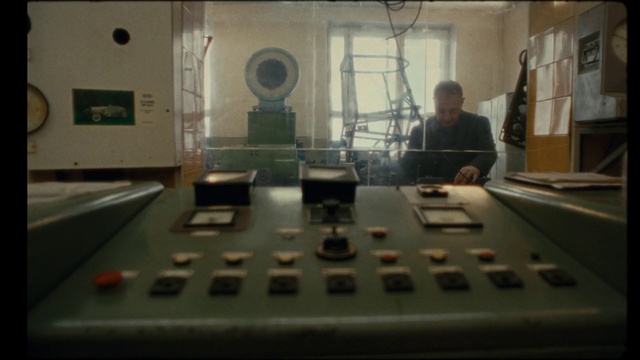 Video Reference: Equalizer, Audio equipment, Technology, Engineering, Gas, Machine, Office equipment, Electronic instrument, Room, Flooring