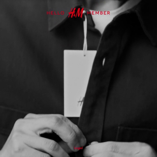 Video Reference: Sleeve, Gesture, Collar, Finger, Font, Blazer, Formal wear, Wrist, Event, Street fashion