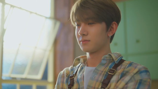 Video Reference: Forehead, Jaw, Dress shirt, Black hair, Eyelash, Bangs, Flash photography, T-shirt, Eyewear, Plaid
